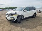 2019 Honda Pilot Touring White vin: 5FNYF6H60KB010593