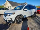 2021 Honda Pilot Touring White vin: 5FNYF6H69MB051565