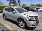 2017 Nissan Rogue Sv Silver vin: 5N1AT2MT2HC746404