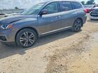 2017 Nissan Pathfinder Platinum Silver vin: 5N1DR2MM1HC639400