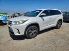 2018 Toyota Highlander Le Plus White vin: 5TDBZRFH1JS819503