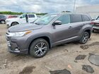 2018 Toyota Highlander Le Gray vin: 5TDBZRFH1JS838889