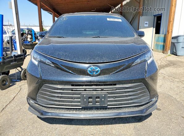 2025 TOYOTA SIENNA XSE