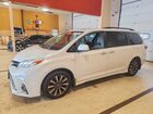 2019 Toyota Sienna Xle Premium 7-passenger White vin: 5TDDZ3DC2KS222228
