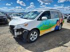 2018 Toyota Sienna Le White vin: 5TDKZ3DC3JS949075