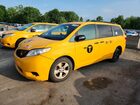 2017 Toyota Sienna Le Yellow vin: 5TDKZ3DC5HS885275