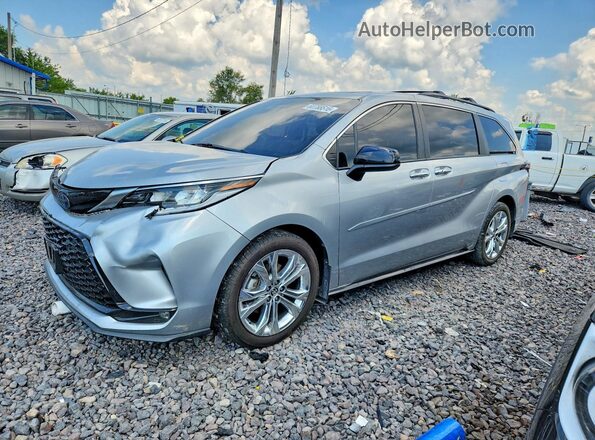 2022 TOYOTA SIENNA XSE