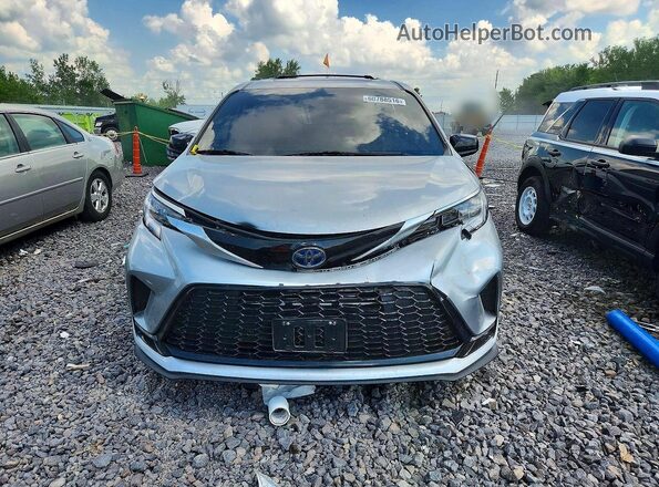 2022 TOYOTA SIENNA XSE