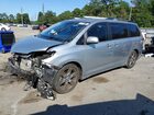 2018 Toyota Sienna Se 8-passenger Silver vin: 5TDXZ3DC1JS953177