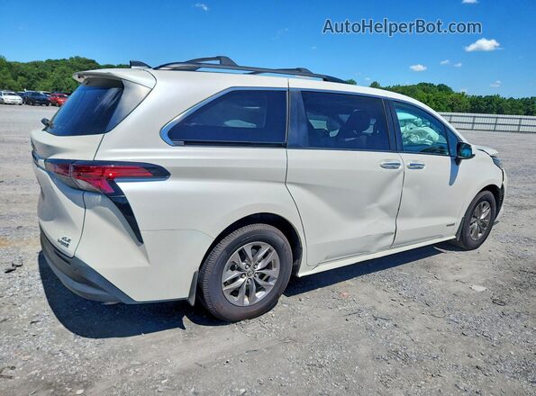 2021 TOYOTA SIENNA XLE