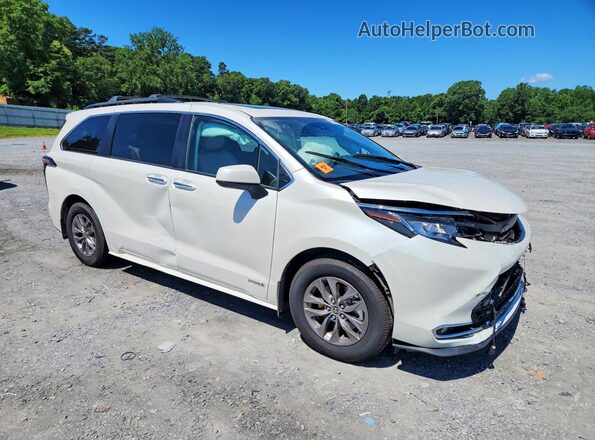 2021 TOYOTA SIENNA XLE