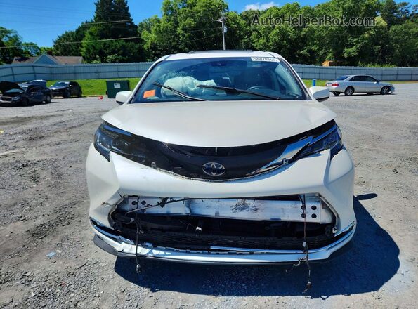 2021 TOYOTA SIENNA XLE