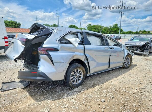 2025 TOYOTA SIENNA XLE 8-PASSENGER