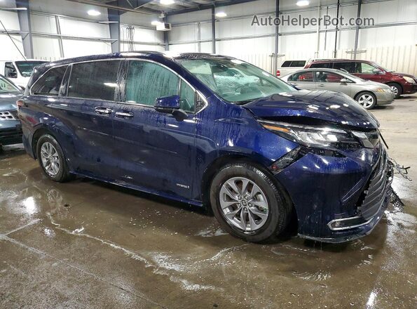2021 TOYOTA SIENNA XLE