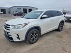 2017 Toyota Highlander Le White vin: 5TDZZRFHXHS201458