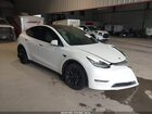 2021 Tesla Model Y Long Range Dual Motor All-wheel Drive White vin: 5YJYGDEE2MF201321