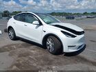 2022 Tesla Model Y Long Range Dual Motor All-wheel Drive White vin: 7SAYGAEE7NF530194