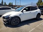 2024 Tesla Model Y White vin: 7SAYGDED4RF196608