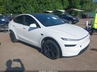 2026 Tesla Model Y Premium Rear-wheel Drive/rear-wheel Drive White vin: 7SAYGDED5TA647663