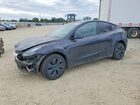 2024 Tesla Model Y Gray vin: 7SAYGDEE0RF158429