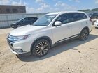 2018 Mitsubishi Outlander Se White vin: JA4AD3A39JZ035307