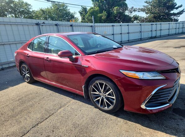 2021 TOYOTA CAMRY XLE