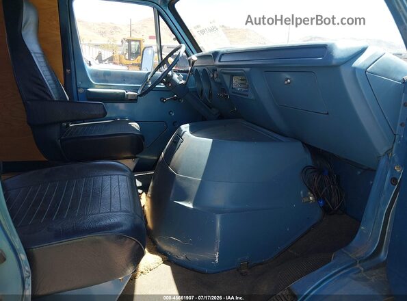 1977 DODGE TRADESMAN 300  