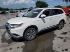 2019 Mitsubishi Outlander Se White vin: JA4AD3A32KZ036316