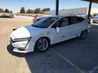2018 Honda Clarity Touring Белый vin: JHMZC5F31JC010645