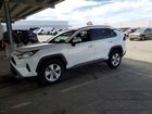 2019 Toyota Rav4 Xle White vin: JTMW1RFV1KJ013903