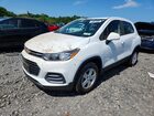 2018 Chevrolet Trax Ls White vin: KL7CJNSB2JB695039