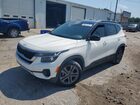 2022 Kia Seltos S White vin: KNDEU2AA3N7262803