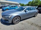 2018 Volvo S90 T5 Momentum Silver vin: LVY982MK1JP038510