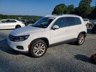 2017 Volkswagen Tiguan Wolfsburg Белый vin: WVGRV7AX7HK019279