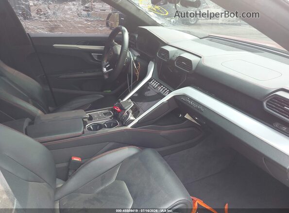 2019 LAMBORGHINI URUS  