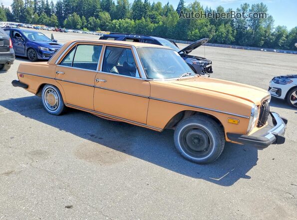 1976 MERCEDES-BENZ 240-CLASS