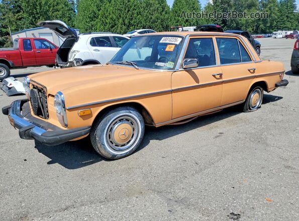 1976 MERCEDES-BENZ 240-CLASS