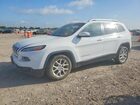 2018 Jeep Cherokee Latitude White vin: 1C4PJLCB9JD539141