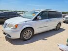2016 Chrysler Town & Country Touring L White vin: 2C4RC1CG7GR207059