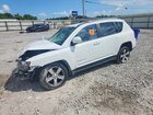 2017 Jeep Compass Latitude White vin: 1C4NJCEB2HD156057