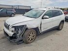 2016 Jeep Cherokee Latitude White vin: 1C4PJLCS9GW126407