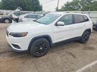 2019 Jeep Cherokee Latitude White vin: 1C4PJMCB6KD106853