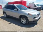 2018 Jeep Cherokee Latitude 4x4 Silver vin: 1C4PJMCX2JD585539
