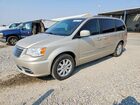 2016 Chrysler Town & Country Touring Beige vin: 2C4RC1BG9GR155953