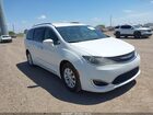 2018 Chrysler Pacifica Touring L White vin: 2C4RC1BG0JR110861
