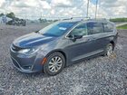 2018 Chrysler Pacifica Touring L Gray vin: 2C4RC1BG0JR149563