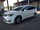 2020 Chrysler Pacifica Touring L White vin: 2C4RC1BG1LR275238