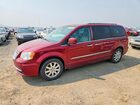 2016 Chrysler Town & Country Touring Red vin: 2C4RC1BG2GR111793