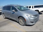 2018 Chrysler Pacifica Touring L Gray vin: 2C4RC1BG2JR290781