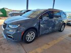 2022 Chrysler Pacifica Touring L Gray vin: 2C4RC1BG2NR113640
